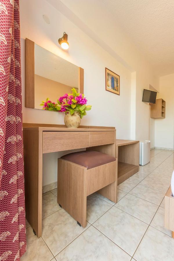 Hotel Tina Flora Kolímbia Kültér fotó