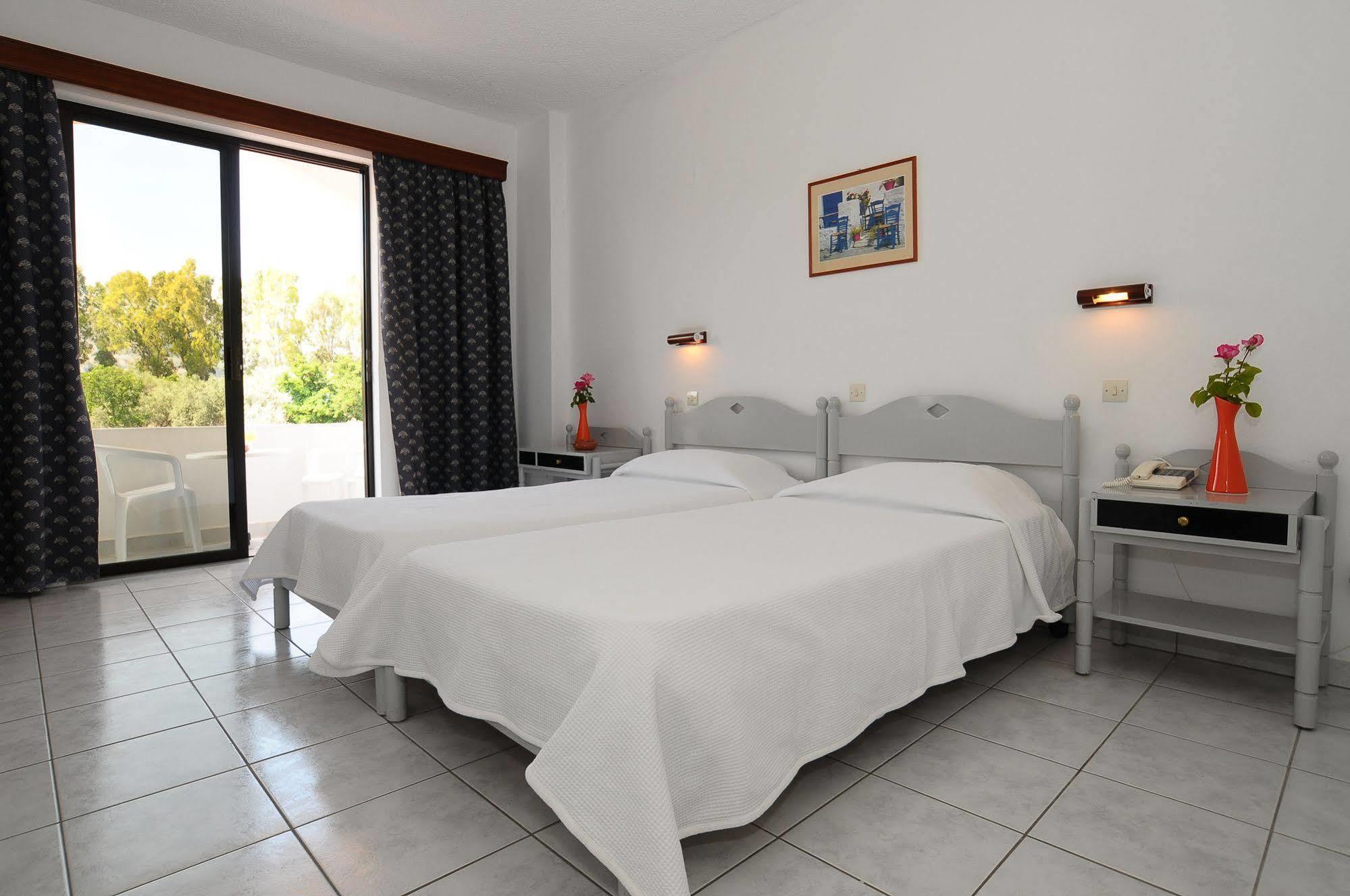 Hotel Tina Flora Kolímbia Kültér fotó
